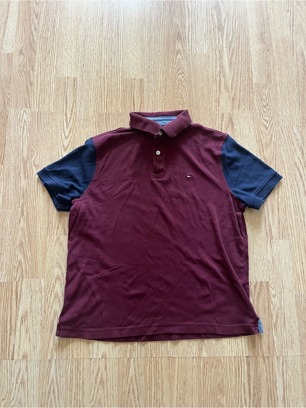 tommy hilfiger colorblock burgundy and navy polo size small